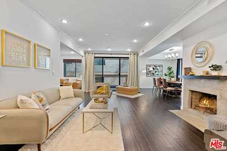 1120 Granville Ave #101 Los Angeles, CA 90049