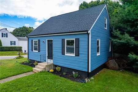 743 Metacom Ave Bristol, RI 02809