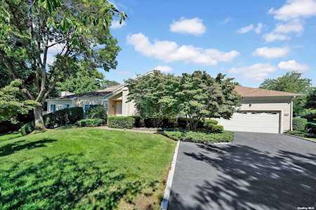 468 S Links Drive Roslyn, NY 11576