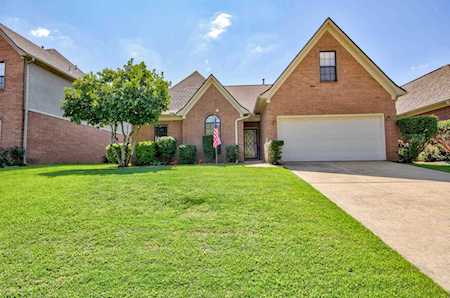 8041 Jills Creek Dr Bartlett, TN 38133
