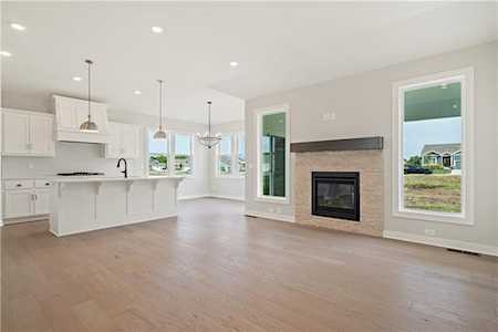 1526 SW Arbor Falls Dr Lee's Summit, MO 64082
