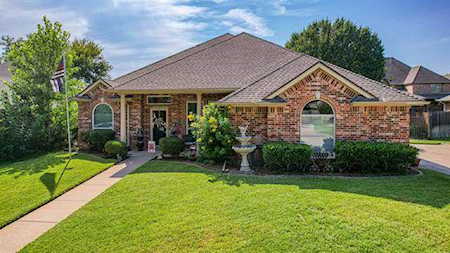 8112 Vine Wood Drive North Richland Hills, TX 76182