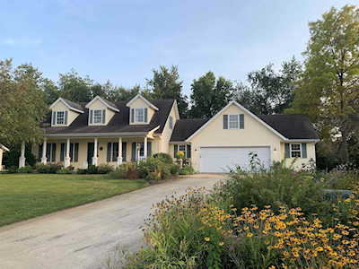 129 E Birchwood Ct. Court Warsaw, IN 46582