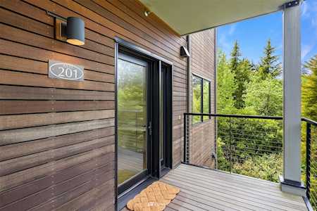 610 NE Vineyard Ln #A201 Bainbridge Island, WA 98110