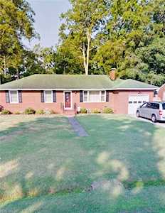 306 Leonard Rd Portsmouth, VA 23701