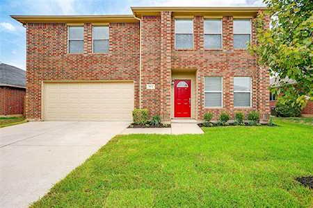 813 Eagle Drive Saginaw, TX 76131