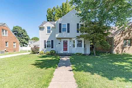913 W Stratford Dr Peoria, IL 61614