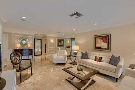 204 Bridgewood Court #204 Boca Raton, FL 33434