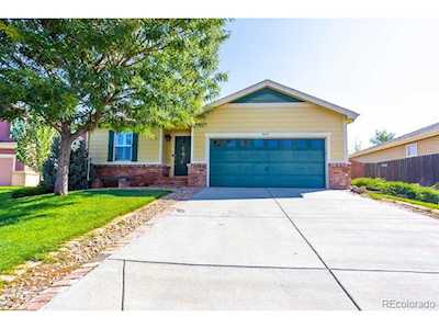 802 Lonewolf Cir Lochbuie, CO 80603