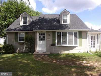 223 Russell Ave Barrington, NJ 08007