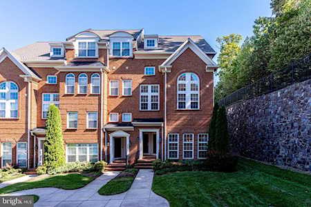 9587 Wheats Way Manassas Park, VA 20111