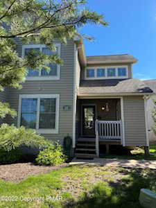 447 Maple Ct Tannersville, PA 18372