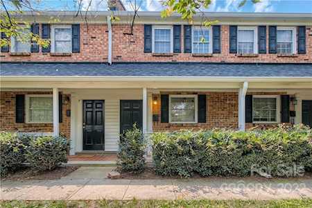 1218 Green Oaks Ln Charlotte, NC 28205