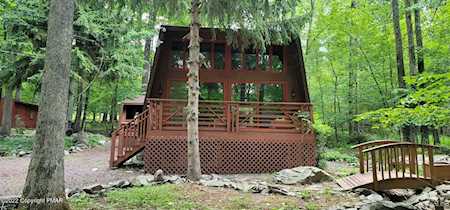113 Station Hill Rd Henryville, PA 18332