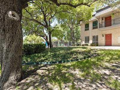 4320 Bellaire Drive S #101W Fort Worth, TX 76109