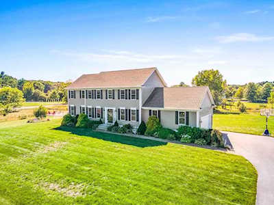 22 Cedar Pond Rd Lakeville, MA 02347
