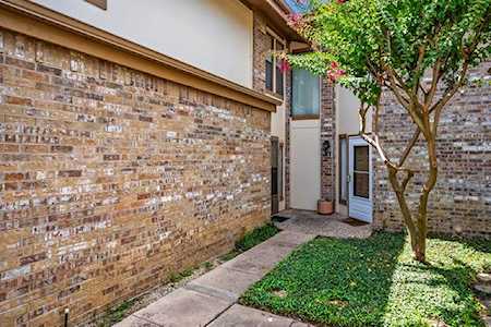 31 Park Lane Bedford, TX 76021