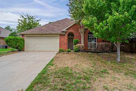 333 Bluewood Lane Lake Dallas, TX 75065
