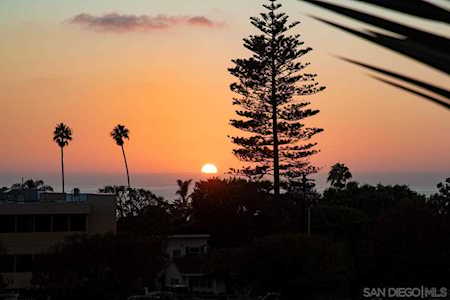 1010 Genter Street #301 La Jolla, CA 92037