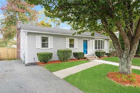 5 Versailles St Cranston, RI 02920