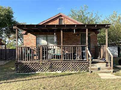 305 W Maple Street Celina, TX 75009