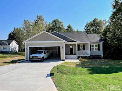 79 Isle Of Skye Lane Zebulon, NC 27597