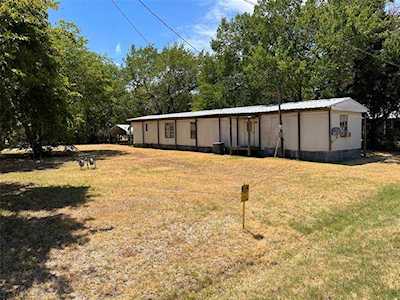 909 S Kerr Street Blooming Grove, TX 76626