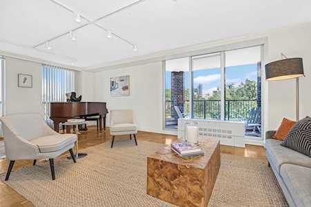 77 Pond Ave #601 Brookline, MA 02445