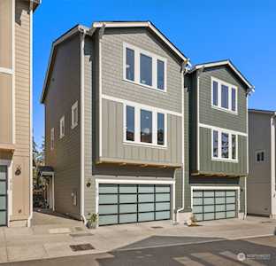 2744 Welcome Lane NW Bainbridge Island, WA 98110