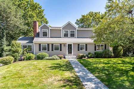15 River Glen Road Wellesley, MA 02481