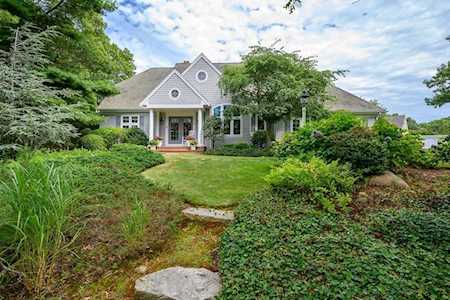 19 Longshank Cir Falmouth, MA 02536