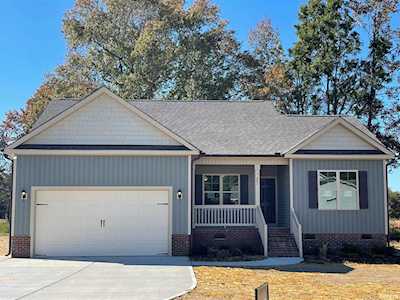 201 Goodling Road Selma, NC 27576