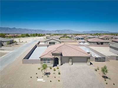 4961 Westmont Dr Pahrump, NV 89061