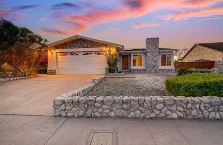 12916 Via Caballo Rojo San Diego, CA 92129