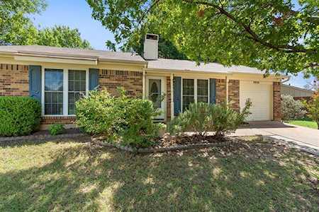 5628 Oregon Trl Court Haltom City, TX 76148
