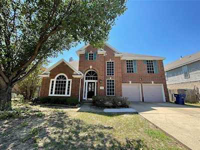 4604 Creekside Drive Haltom City, TX 76137