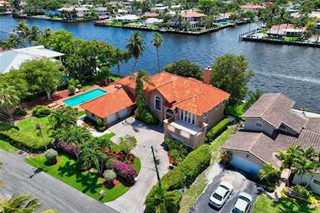 2205 N Riverside Dr Pompano Beach, FL 33062