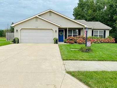 3220 Deerfield Path Warsaw, IN 46582