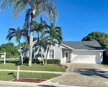 5713 Priscilla Lane Lake Worth Beach, FL 33463