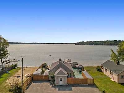 13 Shore Avenue Lakeville, MA 02347