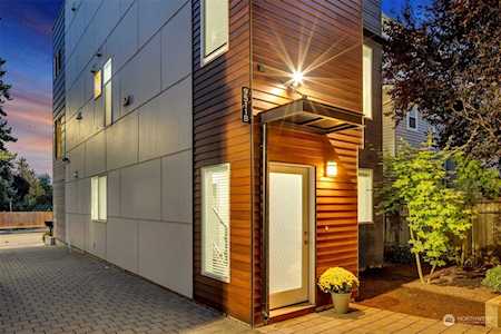 9511 8th Ave NW #B Seattle, WA 98117