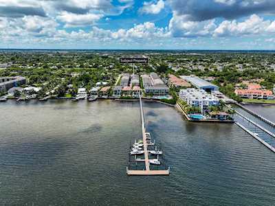 617 S Windward Circle Boynton Beach, FL 33435