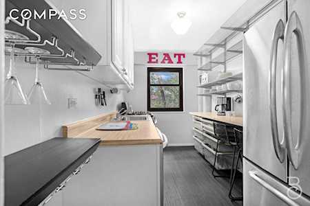 21-80 33rd Rd #3-B Long Island City, NY 11106