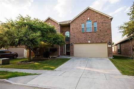 5713 Sapphire Pool Trail Fort Worth, TX 76244