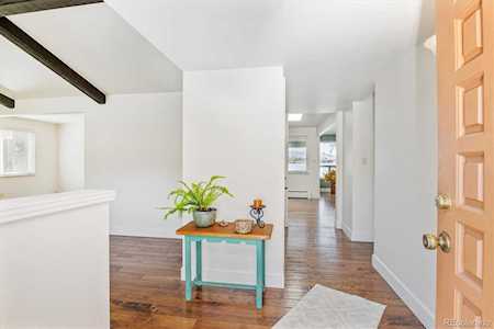 2055 Urban Dr Lakewood, CO 80215