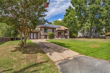 23 Cathy Dr Newport News, VA 23608