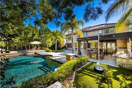 2425 Stanley Tustin, CA 92782