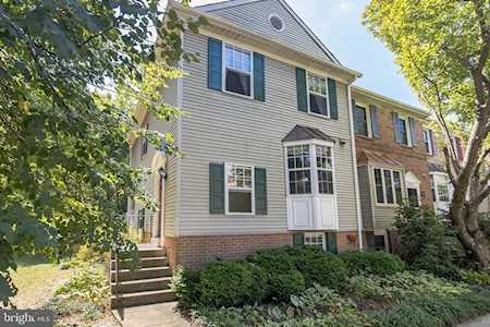 8549 Enochs Dr Lorton, VA 22079