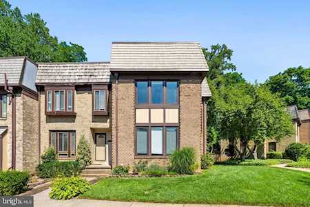 2982 Borge St Oakton, VA 22124