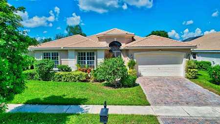 13227 Alhambra Lake Circle Delray Beach, FL 33446